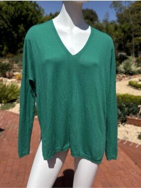 Vince Green V-Neck Lightweight Sweater M